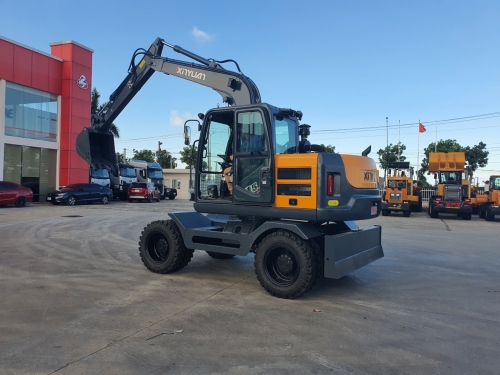 Máy Xúc Đào Bánh Lốp Xinyuan C115 - Hiệu Suất Mạnh Mẽ Cho Công Trình Đa Năng